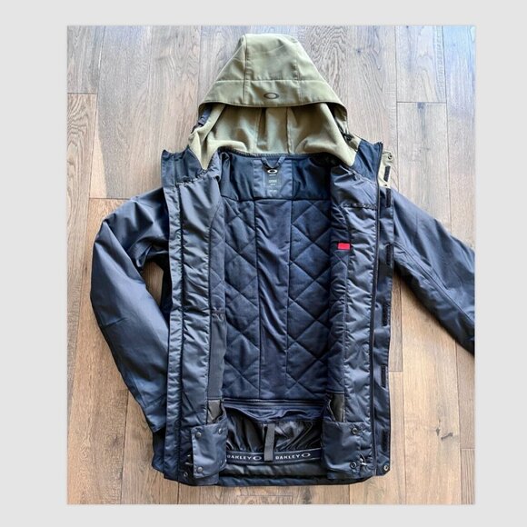 Oakley Core Divisional Recycled Insulated Jacket Size S Navy Green Ski Snowboard - Picture 3 of 10